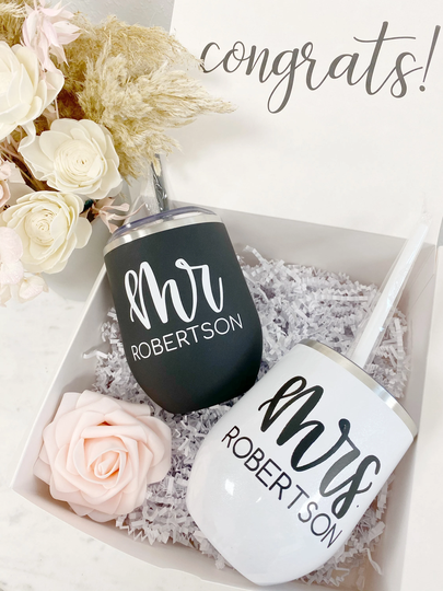 Couples Ring Finger Gift Set - Beer Glass & Mug Mr Mrs Engagement Box His Hers Wifey Hubby Wedding Day Idea