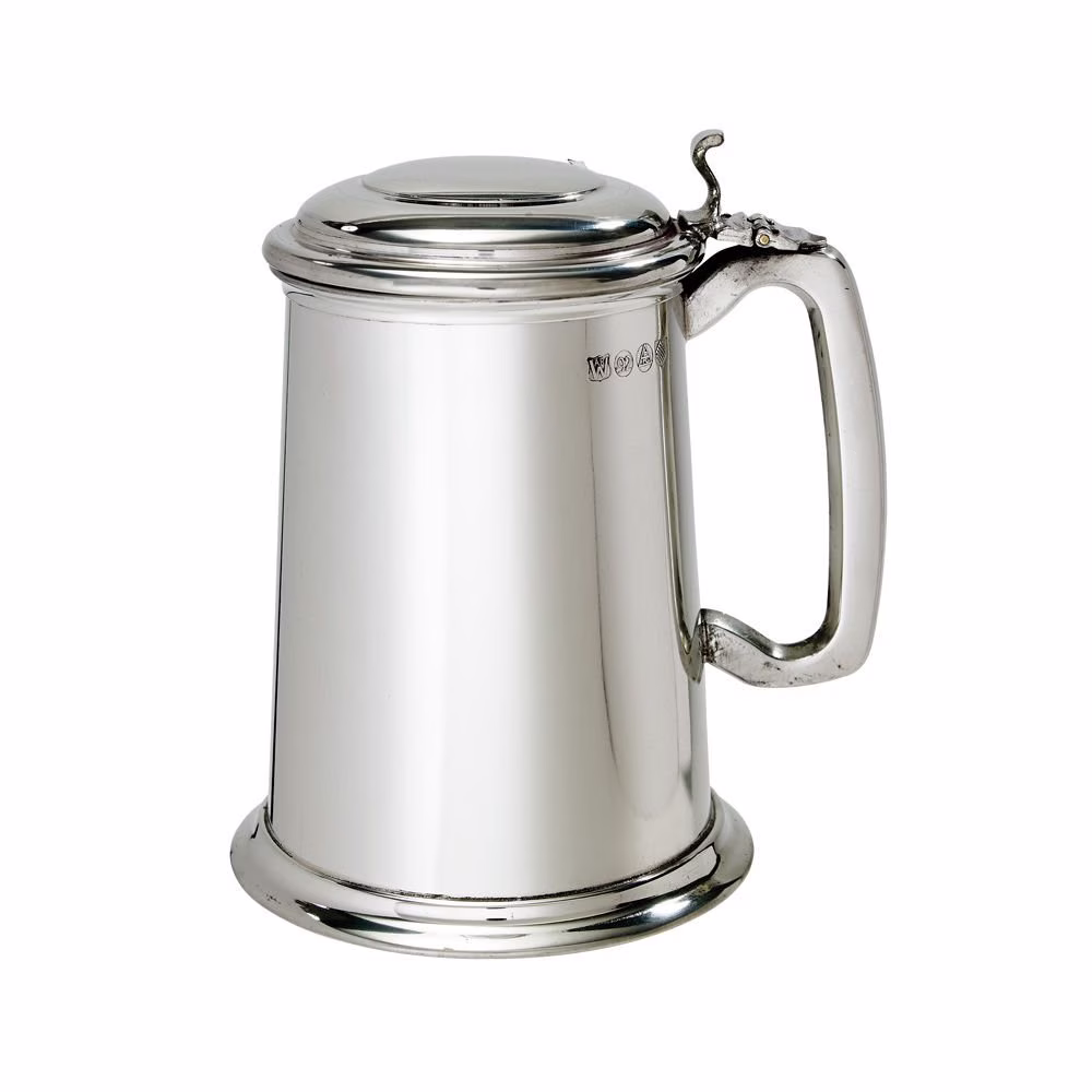 Lidded 1 Pint Plain Wentworth Pewter Tankard