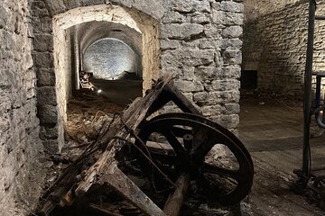 Cellars, Saloons, & Streetcars Tour