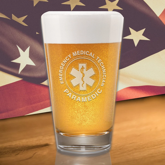 Paramedic Crest Pint Class, Gifts For Paramedics, Etched Glassware, Medical Gift, Student Craft Beer Glass, Nurse Grad Gift
