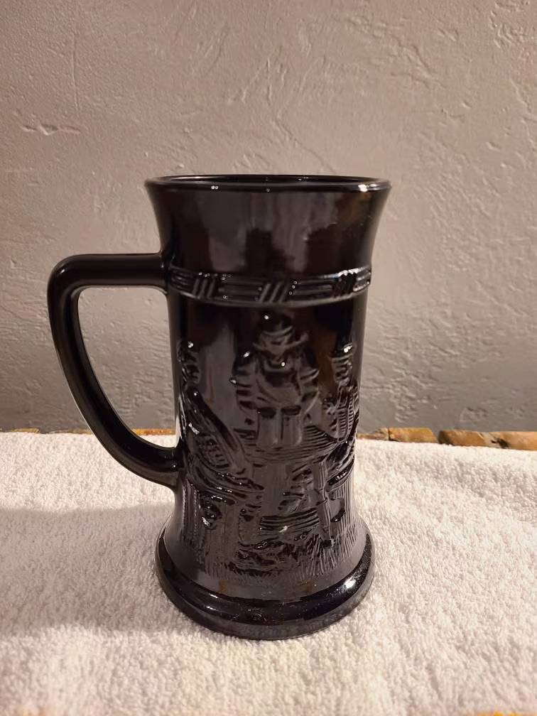 Black Tiara Glassware Collection. Beer Mug