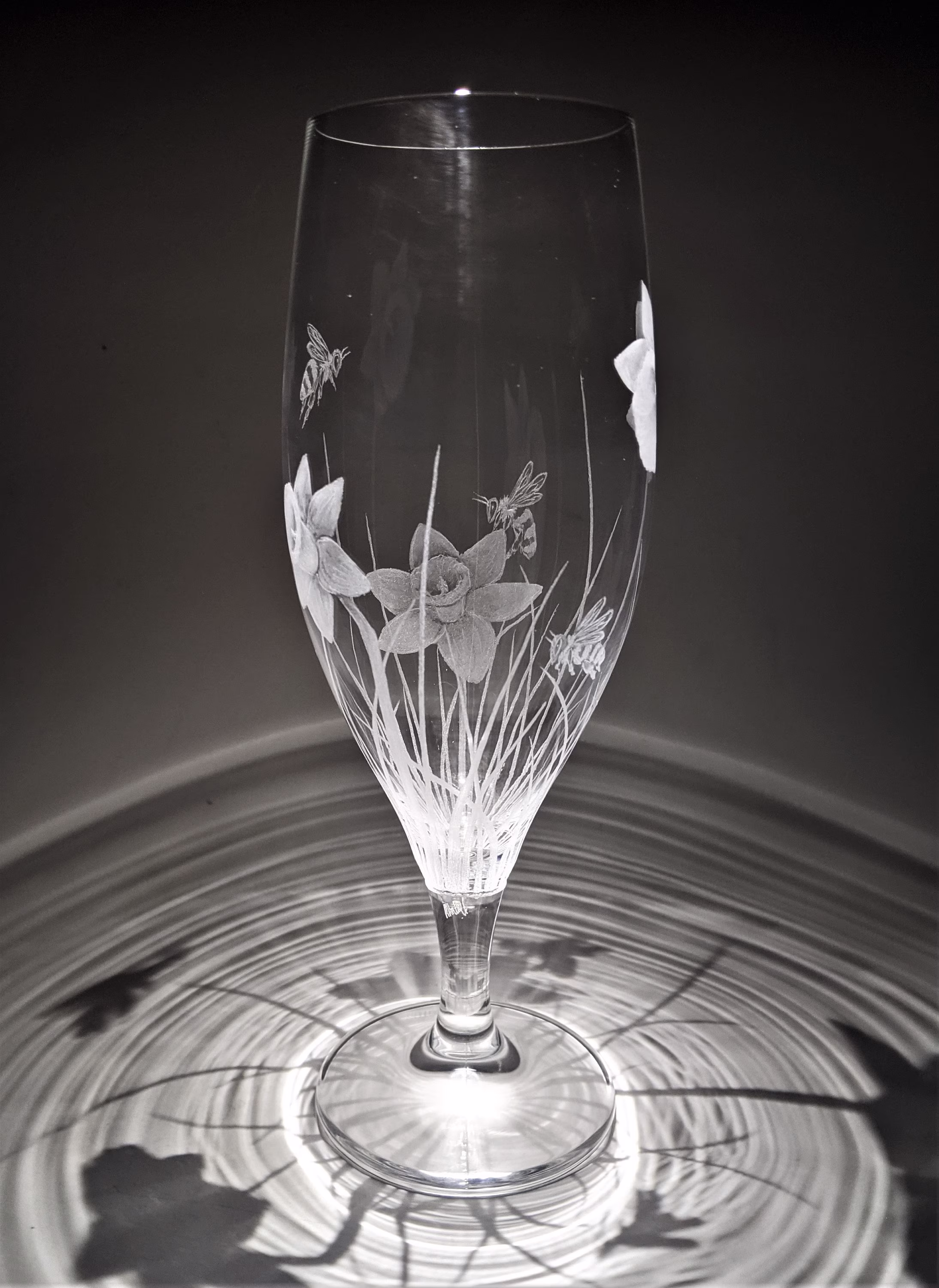 Hand Engraved Daffodil Beer Glass - & Bees Gift Flowers Botanical Dartington