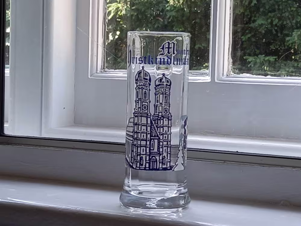 Branded Vintage Bevelled Beer Glass. Munchener Christkindlmarkt 0.21 Glass Bar Ware