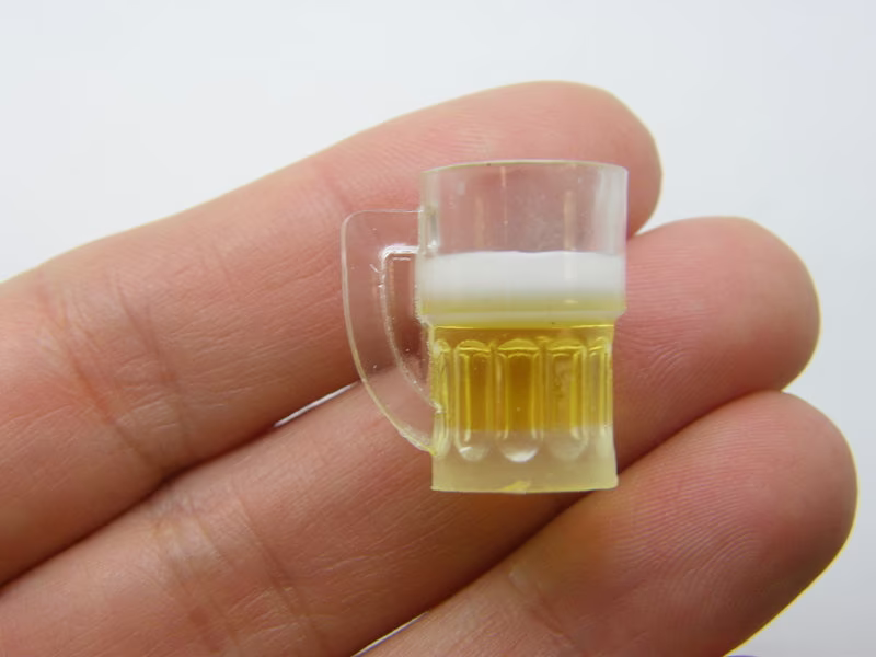 6 Beer Mug Pendants Clear Yellow White Plastic Fd713