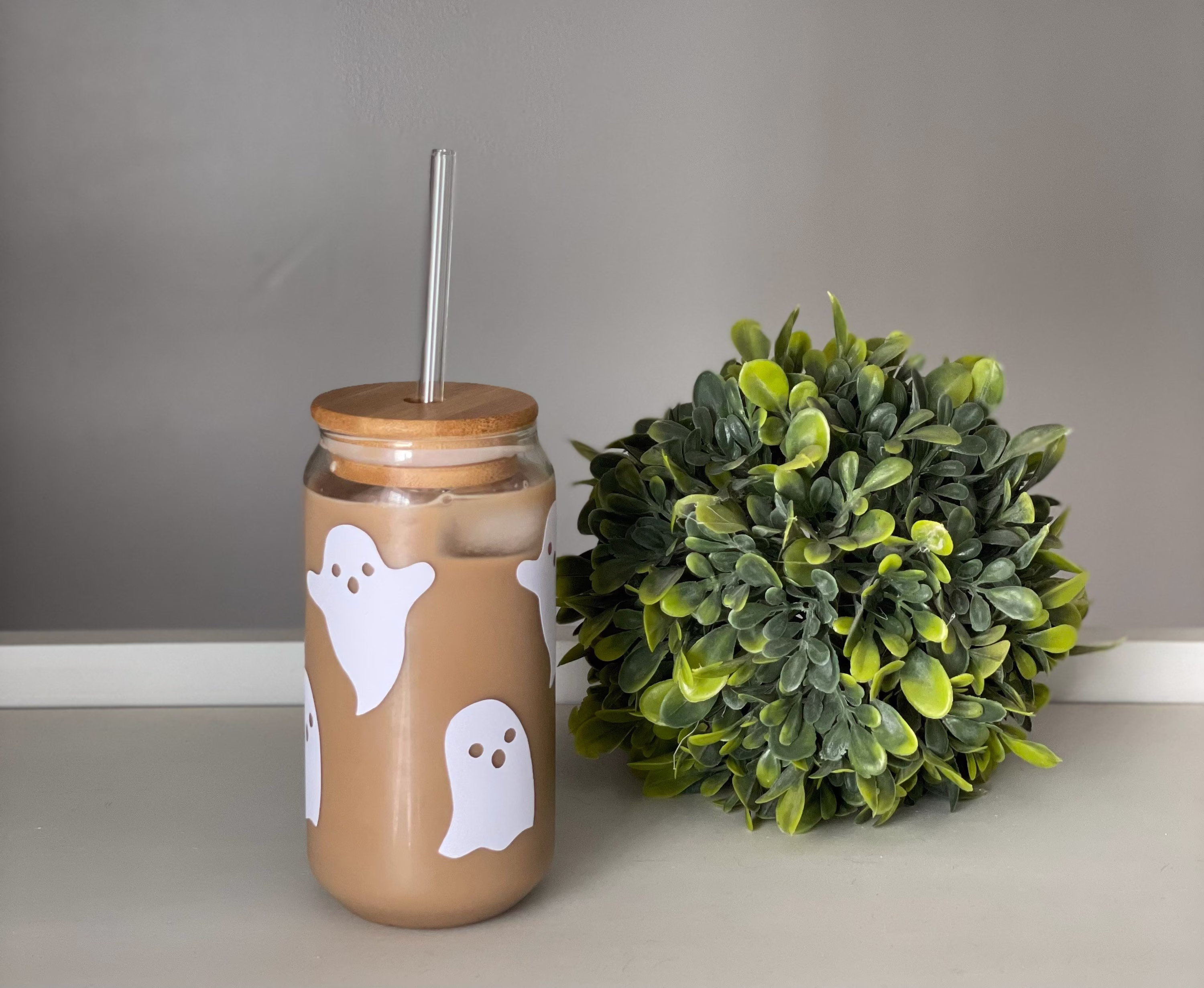 Halloween Themed Drinking Glass, Fall Iced Coffee Glass Jar, Can Cup With Lid & Straw, Gifts For Women, With Ghost
